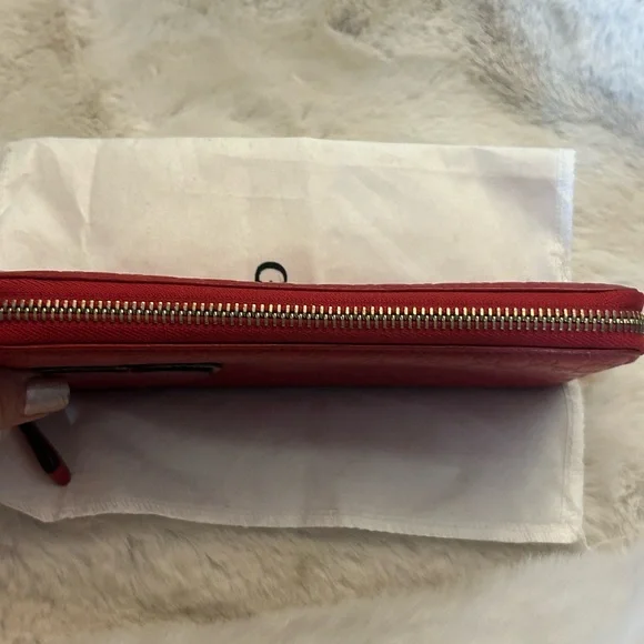 Gucci Red leather micro GG long zip around wallet - Picture 10 of 14